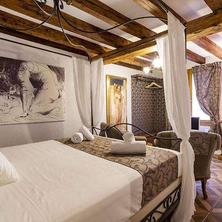 Il Nido Di San Stae Apartment เวนิส ภายนอก รูปภาพ